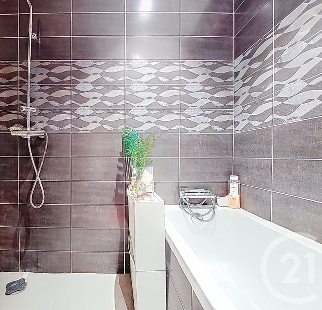 Afficher la photo en grand Appartement T4 à vendre - 4 pièces - 102.72 m2 - SETE - 34 - LANGUEDOC-ROUSSILLON - Century 21 Agence Des Halles