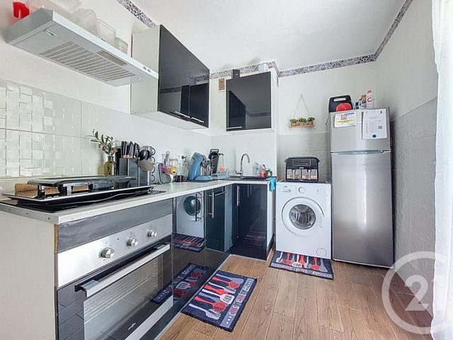 Afficher la photo en grand Appartement F3 à vendre - 3 pièces - 53.32 m2 - SETE - 34 - LANGUEDOC-ROUSSILLON - Century 21 Agence Des Halles