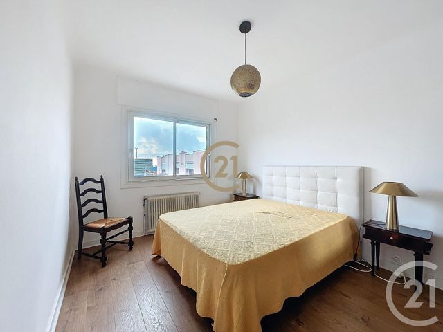 Afficher la photo en grand Appartement F4 à vendre - 4 pièces - 79.76 m2 - SETE - 34 - LANGUEDOC-ROUSSILLON - Century 21 Agence Des Halles