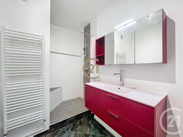 Afficher la photo en grand Appartement F4 à vendre - 4 pièces - 79.76 m2 - SETE - 34 - LANGUEDOC-ROUSSILLON - Century 21 Agence Des Halles